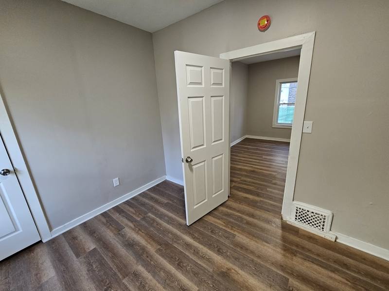 Apartment for rent at 403-405 E 152nd St #2, Cleveland, OH 44110