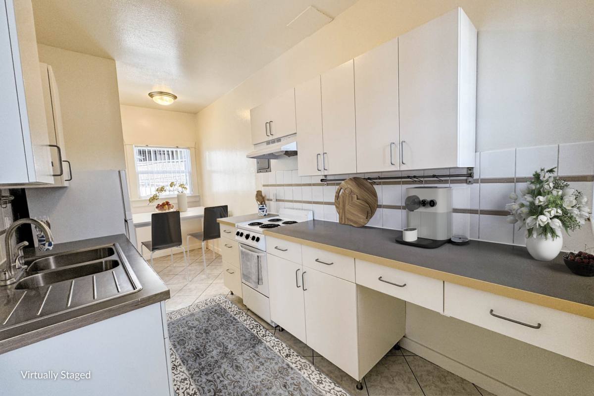 Apartment for rent at 616 Orange Ave, Long Beach, CA 90802