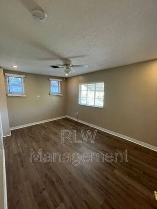 Apartment for rent at 206 Osceola Ave, Eustis, FL 32726