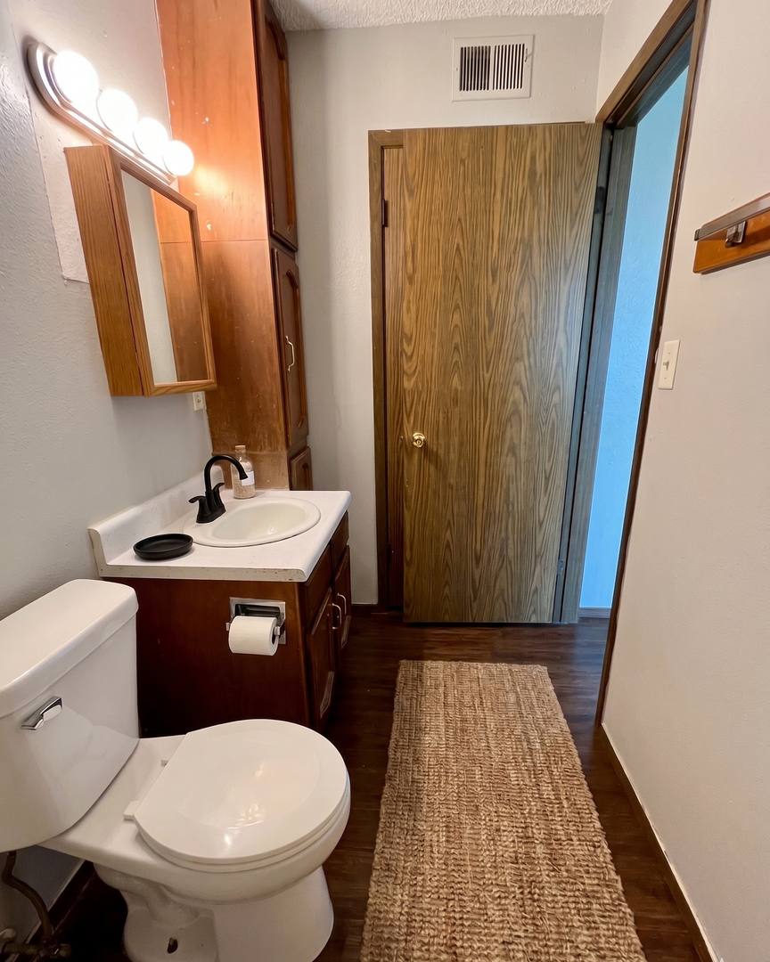 Apartment for rent at 120 Sherwood Court, Waterloo, IA 50701