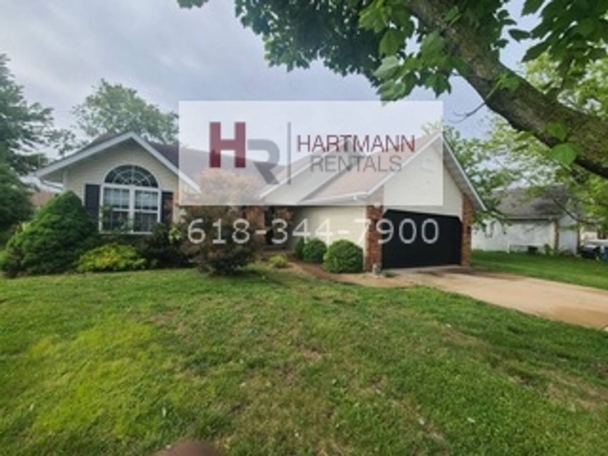 38 Stonebrooke, Troy, IL 62294