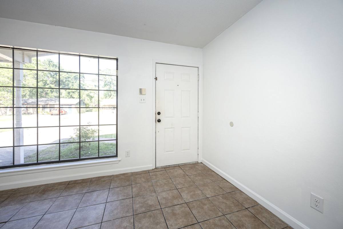 House for rent at 5612 Rose Dr, Moss Point, MS 39563