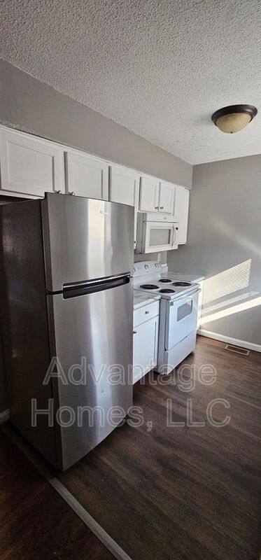Townhouse for rent at 721 N 70th Terrace, Kansas City, KS 66112