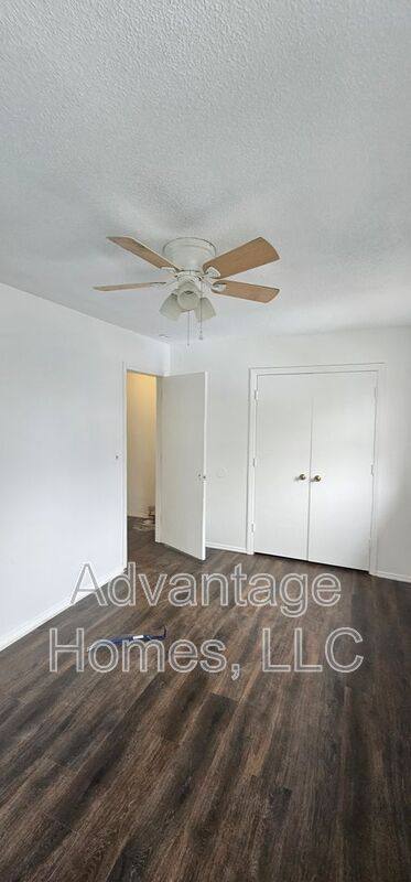 Townhouse for rent at 721 N 70th Terrace, Kansas City, KS 66112