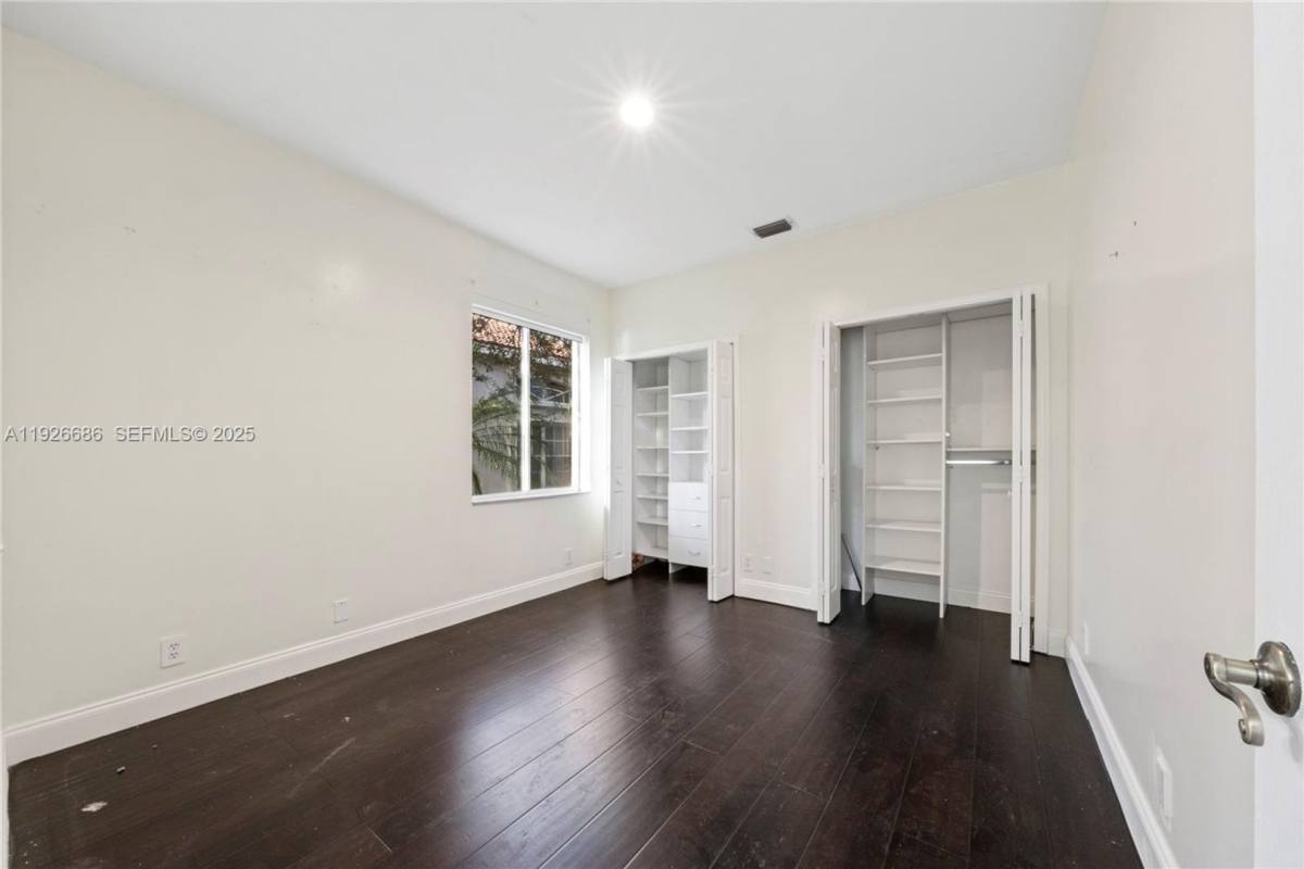House for rent at 2893 Oakbrook Dr, Fort Lauderdale, FL 33332