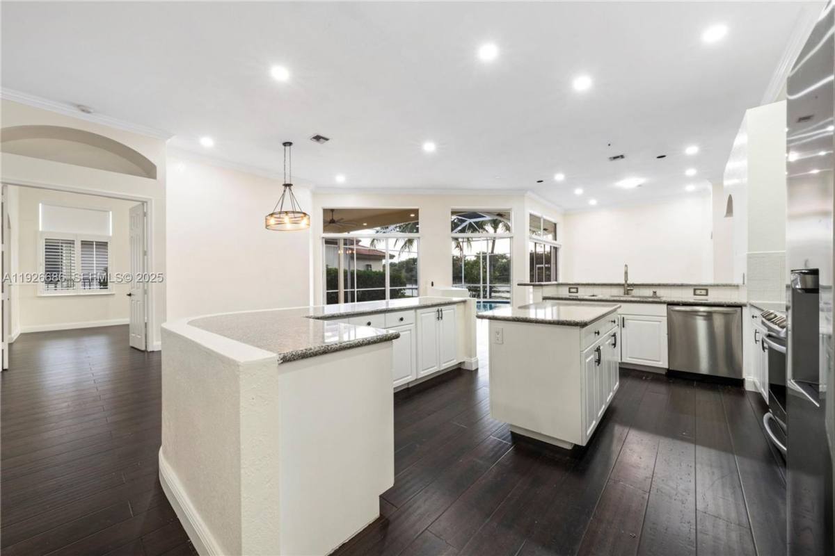 House for rent at 2893 Oakbrook Dr, Fort Lauderdale, FL 33332