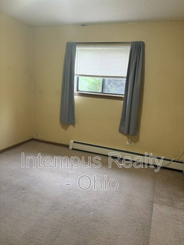 Apartment for rent at 6321 Saint Andrews Dr #32, Canfield, OH 44406