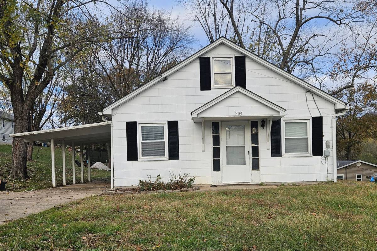 House for rent at 203 Locust St, New Haven, MO 63068