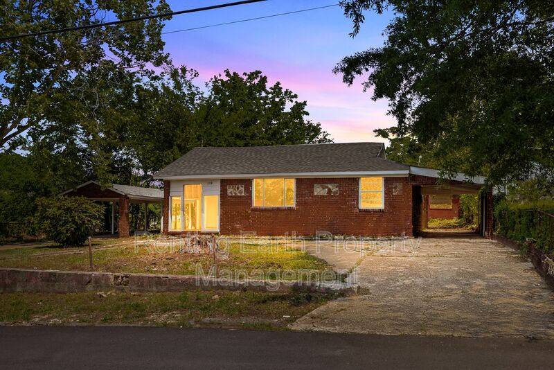 House for rent at 108 E Ann Dr SW, Birmingham, AL 35211