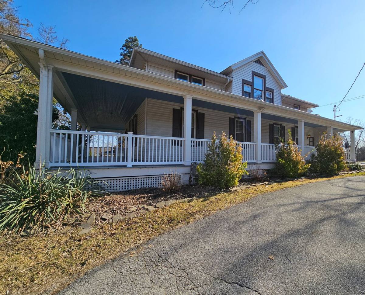 Apartment for rent at 565 Trinity Rd, York, PA 17408