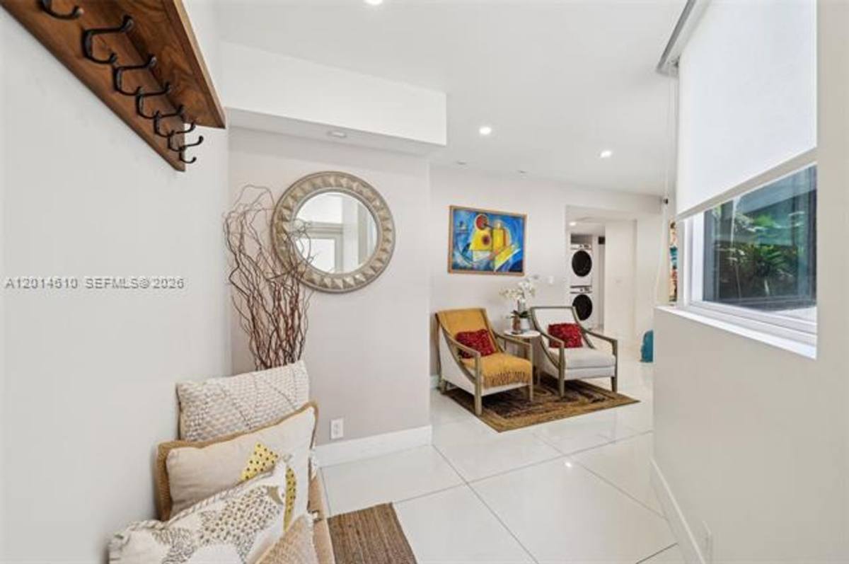 Apartment for rent at 121 Crandon Blvd, Key Biscayne, FL 33149
