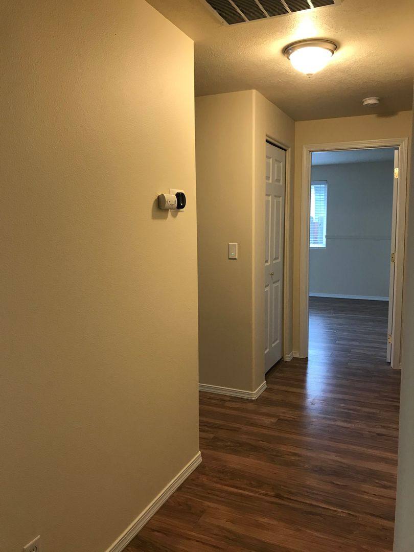 Apartment for rent at 1538 NE 7th St, Redmond, OR 97756