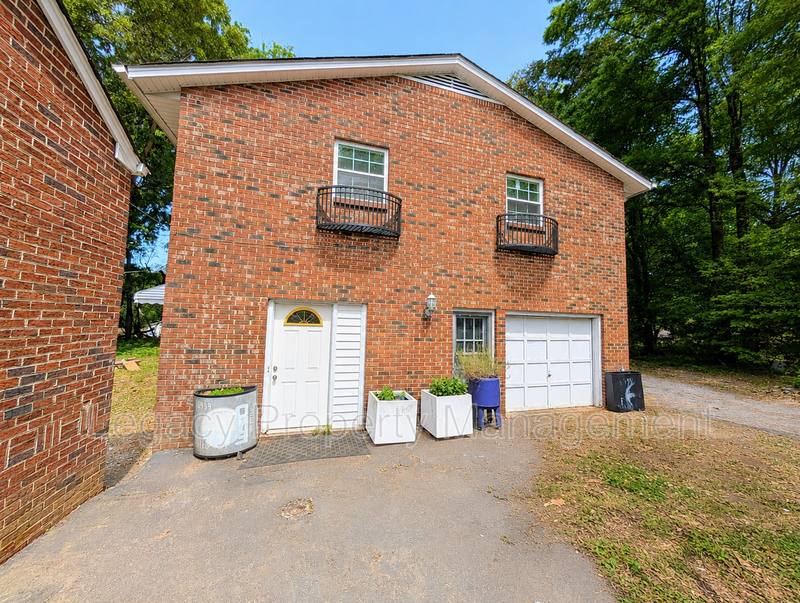 Apartment for rent at 4421 Kernersville Rd, Kernersville, NC 27284