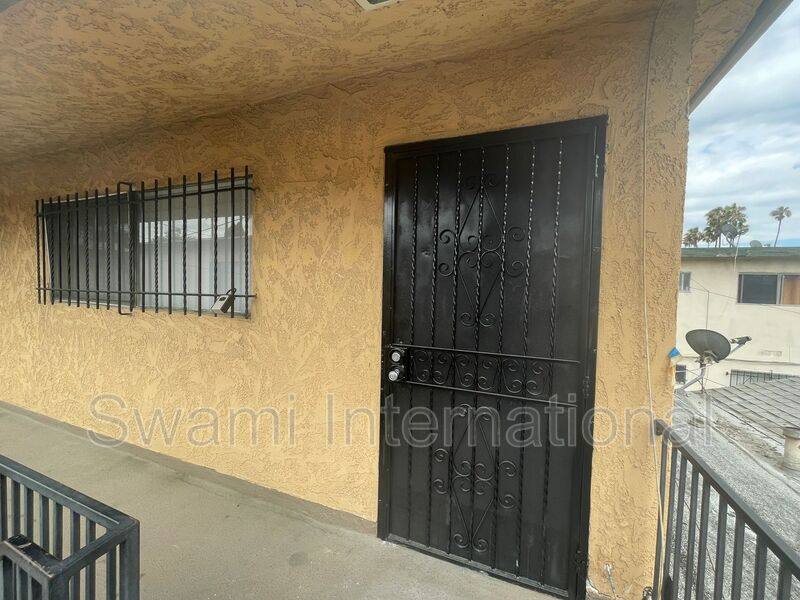 Apartment for rent at 629 W 82nd St #2, Los Angeles, CA 90044