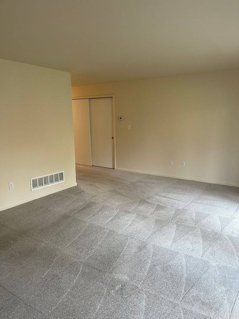 Apartment for rent at 105 Foxfire Dr, Newark, DE 19711