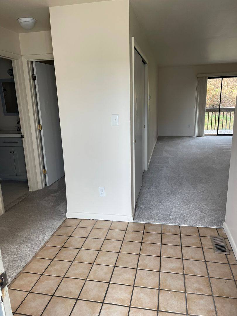 Apartment for rent at 105 Foxfire Dr, Newark, DE 19711