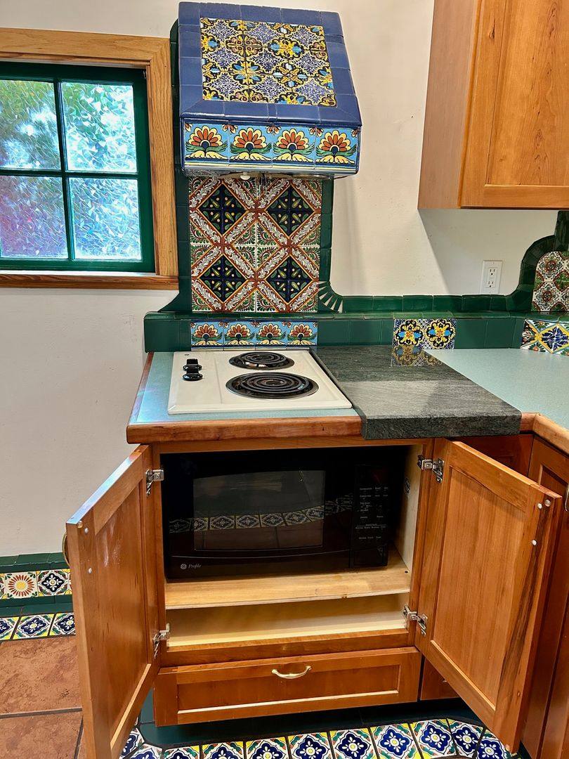 Apartment for rent at 90 Sixth St, Ashland, OR 97520