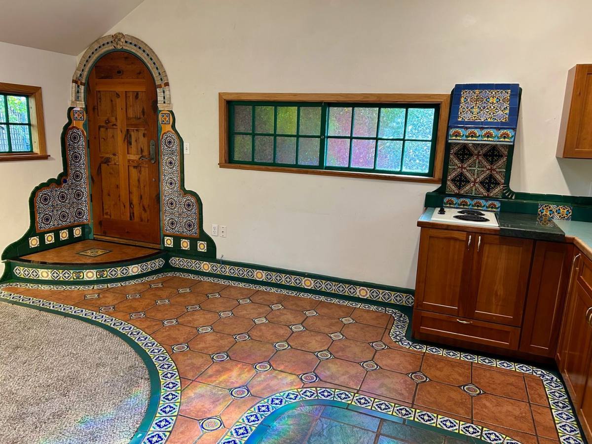 Apartment for rent at 90 Sixth St, Ashland, OR 97520