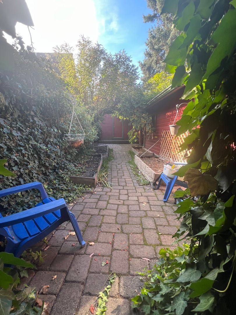 Apartment for rent at 90 Sixth St, Ashland, OR 97520