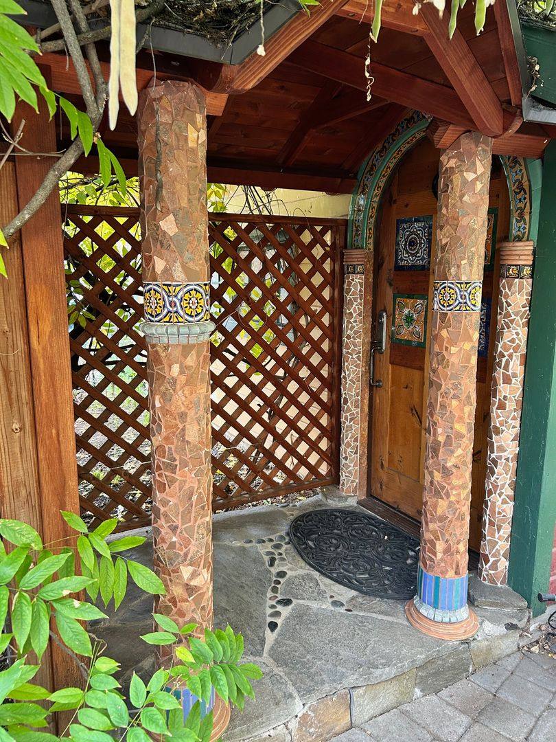 Apartment for rent at 90 Sixth St, Ashland, OR 97520