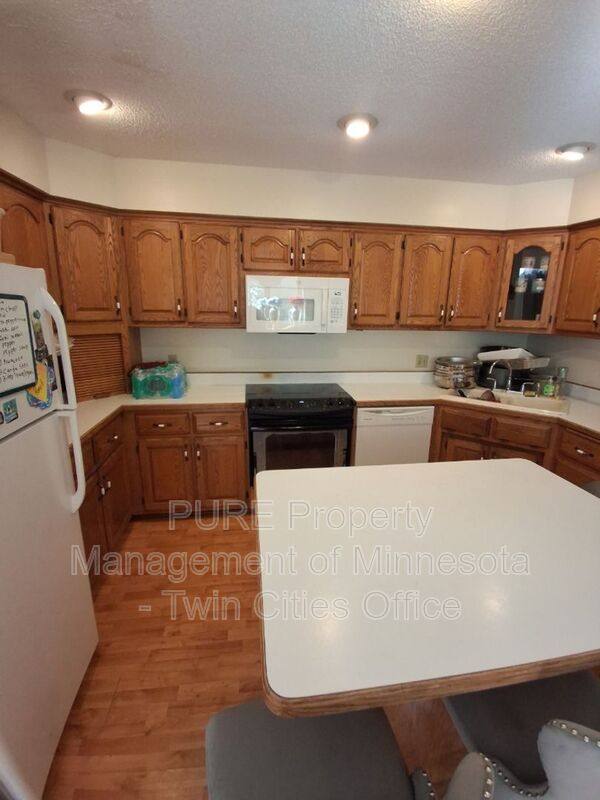 House for rent at 3106 Innsbruck Dr, Saint Paul, MN 55112
