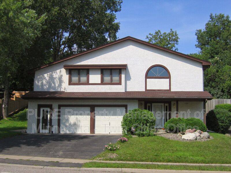 House for rent at 3106 Innsbruck Dr, Saint Paul, MN 55112