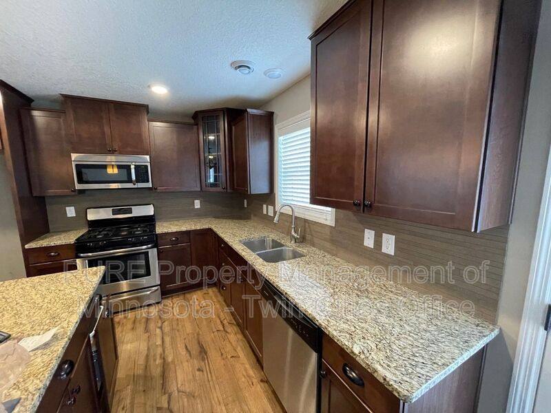 Townhouse for rent at 9987 5th St Lane N, Lake Elmo, MN 55042