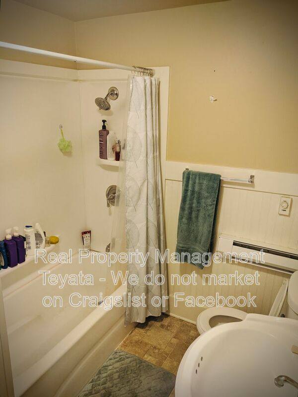 Apartment for rent at 1405 Halleck St, Bellingham, WA 98225