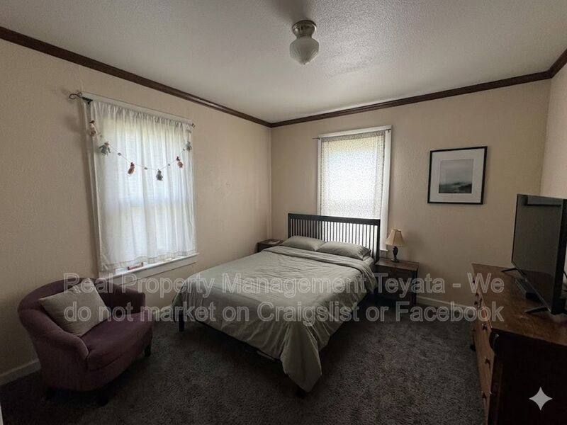 Apartment for rent at 1405 Halleck St, Bellingham, WA 98225