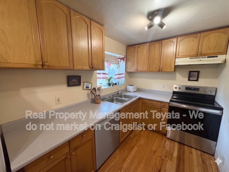 Apartment for rent at 1405 Halleck St, Bellingham, WA 98225