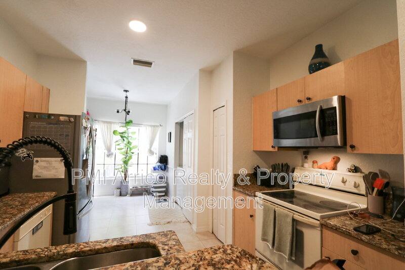 Townhouse for rent at 10922 Winter Crest Dr, Riverview, FL 33569