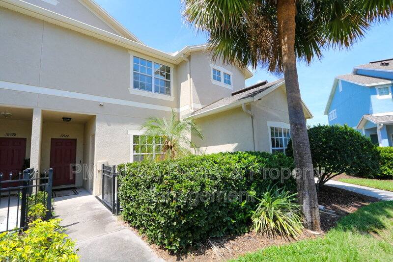 Townhouse for rent at 10922 Winter Crest Dr, Riverview, FL 33569