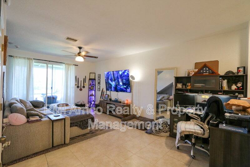 Townhouse for rent at 10922 Winter Crest Dr, Riverview, FL 33569