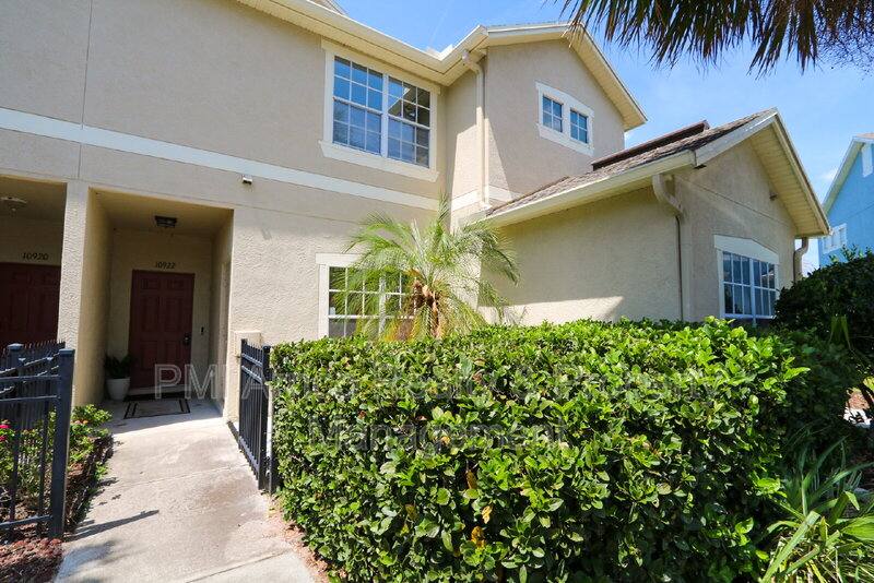 Townhouse for rent at 10922 Winter Crest Dr, Riverview, FL 33569