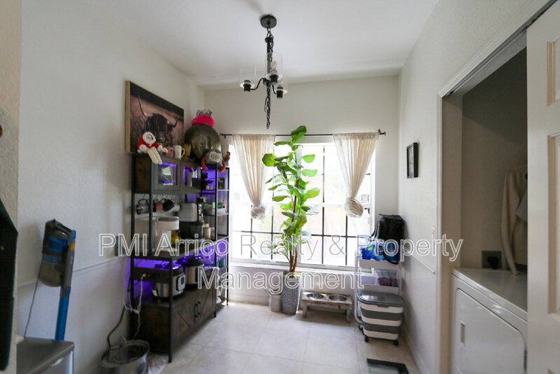 Townhouse for rent at 10922 Winter Crest Dr, Riverview, FL 33569