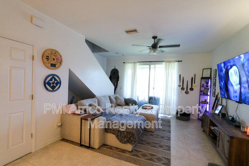 Townhouse for rent at 10922 Winter Crest Dr, Riverview, FL 33569