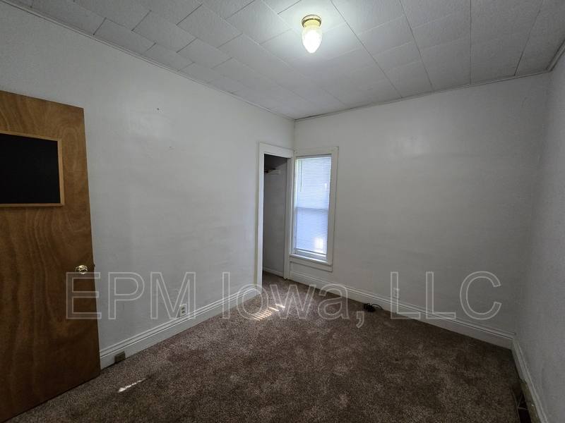 House for rent at 307 Riehl St, Waterloo, IA 50703