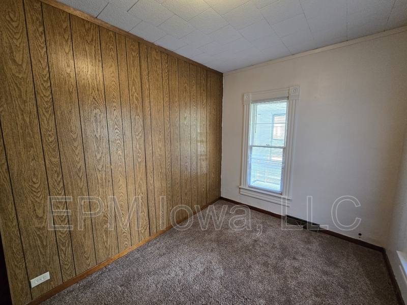 House for rent at 307 Riehl St, Waterloo, IA 50703