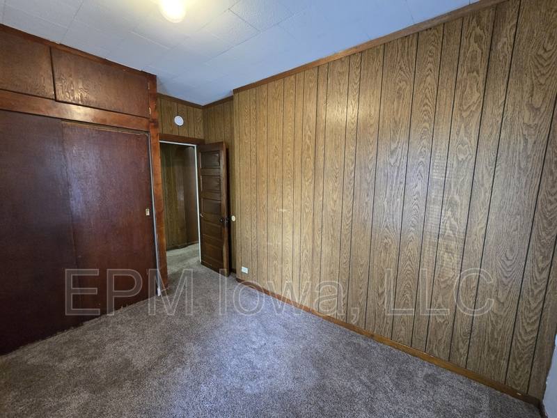 House for rent at 307 Riehl St, Waterloo, IA 50703