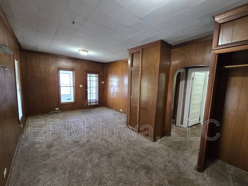 House for rent at 307 Riehl St, Waterloo, IA 50703