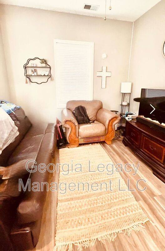 Apartment for rent at 35 Spring St, Royston, GA 30662