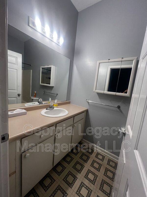 Apartment for rent at 35 Spring St, Royston, GA 30662