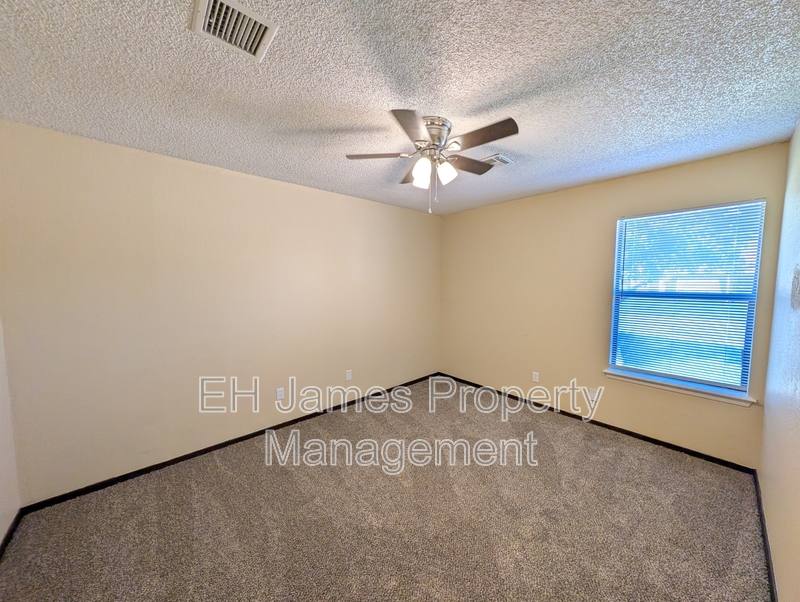 House for rent at 1707 S 138th E Ave, Tulsa, OK 74108