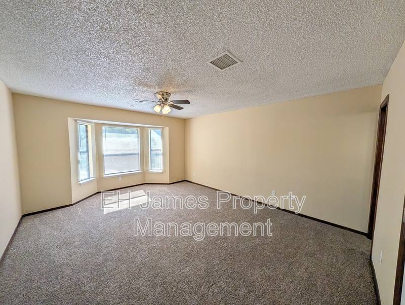 House for rent at 1707 S 138th E Ave, Tulsa, OK 74108