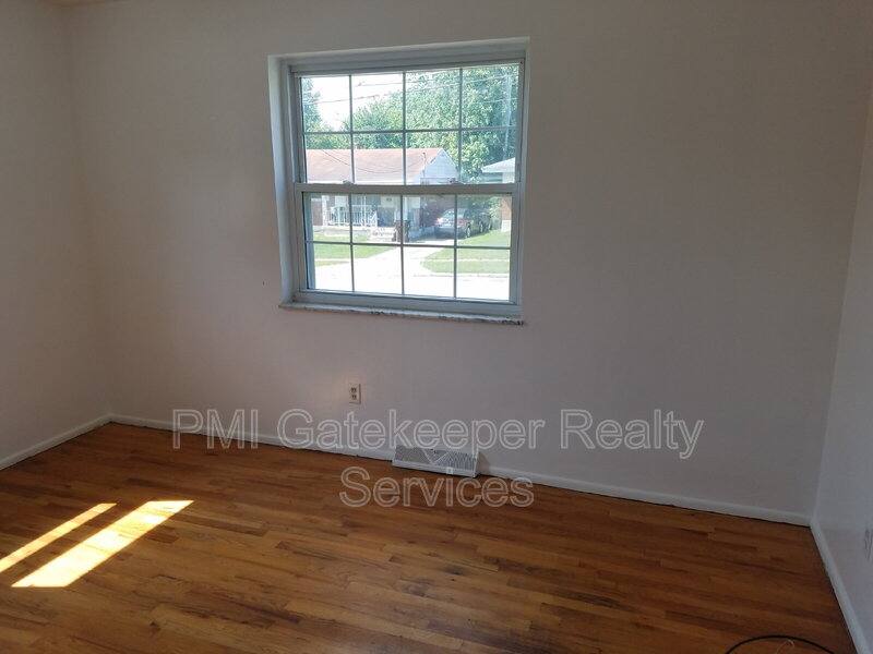 House for rent at 9128 Orangewood Dr, Cincinnati, OH 45231