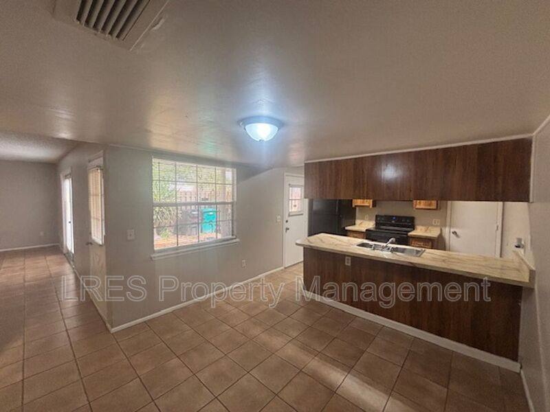 Townhouse for rent at 4638 Lighthouse Circle #1, Orlando, FL 32808