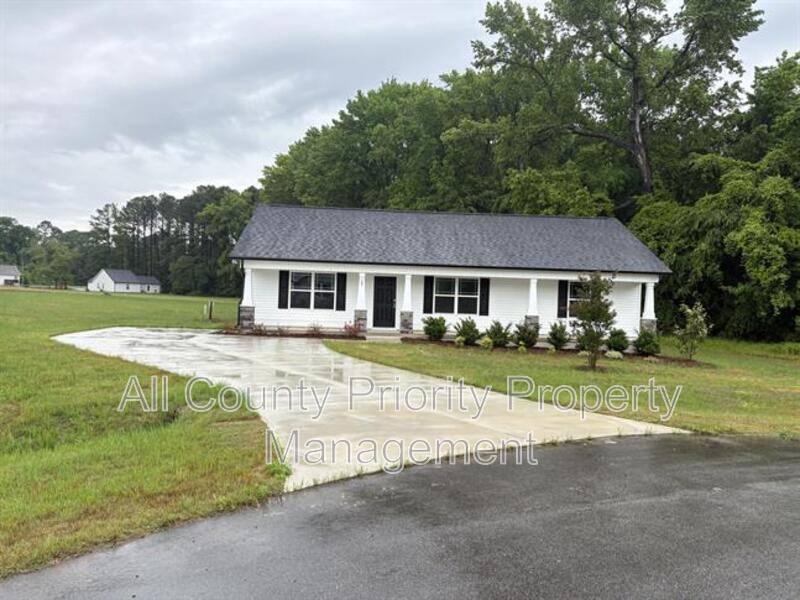 House for rent at 107 Faucette Dr, Selma, NC 27576