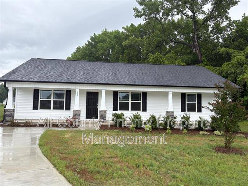 House for rent at 107 Faucette Dr, Selma, NC 27576