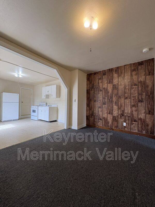 Apartment for rent at 86 Mammoth Rd, Lowell, MA 01854