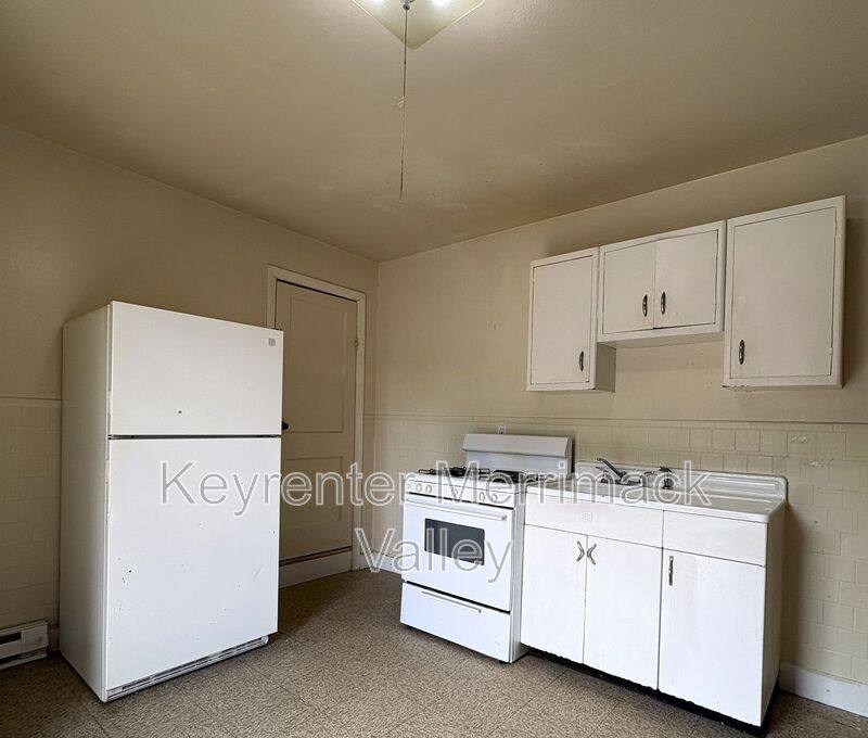Apartment for rent at 86 Mammoth Rd, Lowell, MA 01854